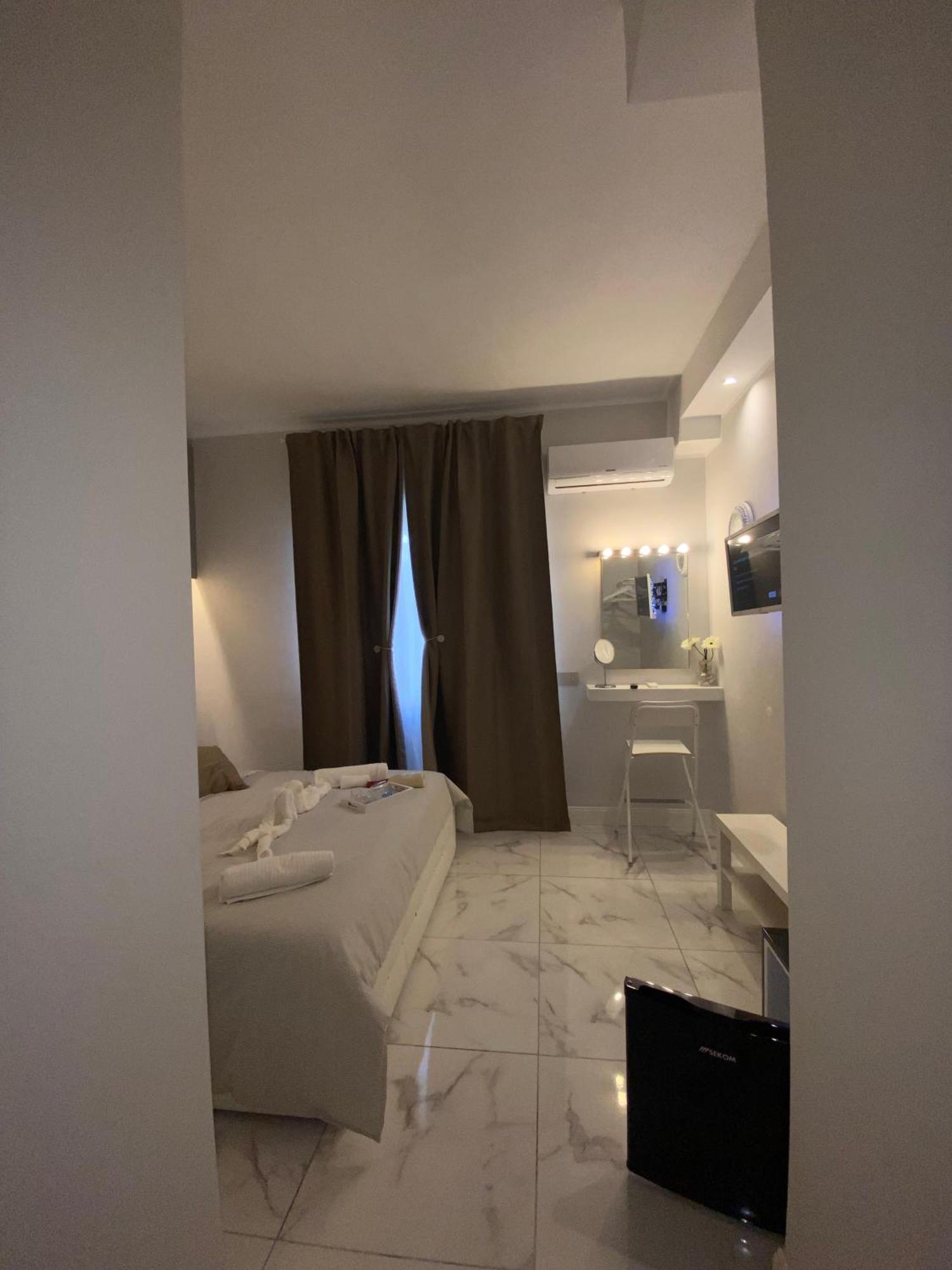La Dimora Di Marti " Vicino Al Centro Storico Di Napoli" Bed & Breakfast Eksteriør bilde