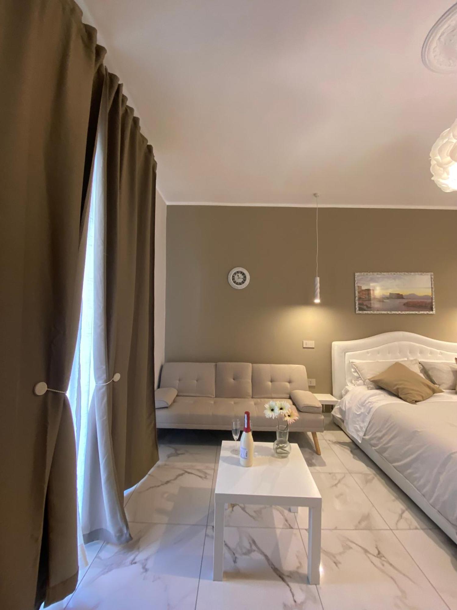 La Dimora Di Marti " Vicino Al Centro Storico Di Napoli" Bed & Breakfast Eksteriør bilde