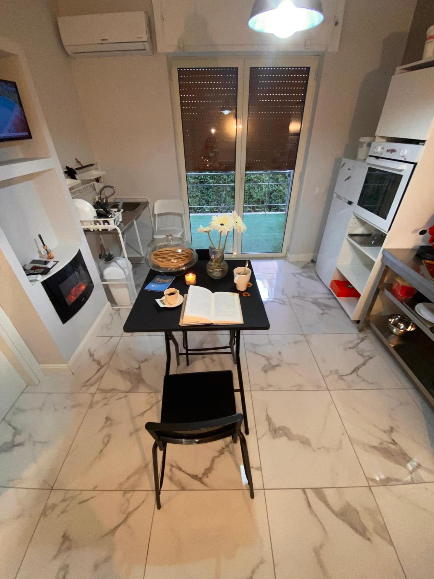 La Dimora Di Marti " Vicino Al Centro Storico Di Napoli" Bed & Breakfast Eksteriør bilde