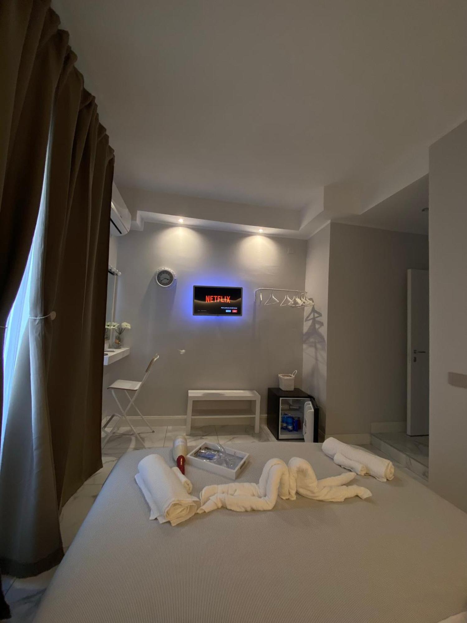 La Dimora Di Marti " Vicino Al Centro Storico Di Napoli" Bed & Breakfast Eksteriør bilde
