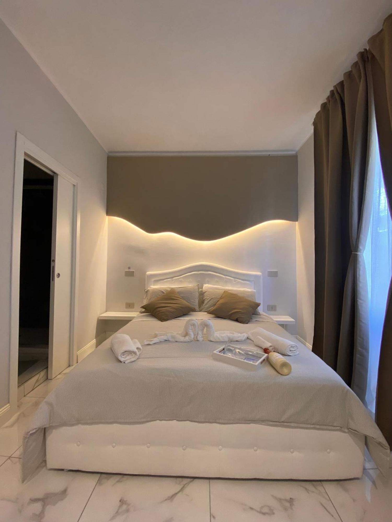 La Dimora Di Marti " Vicino Al Centro Storico Di Napoli" Bed & Breakfast Eksteriør bilde