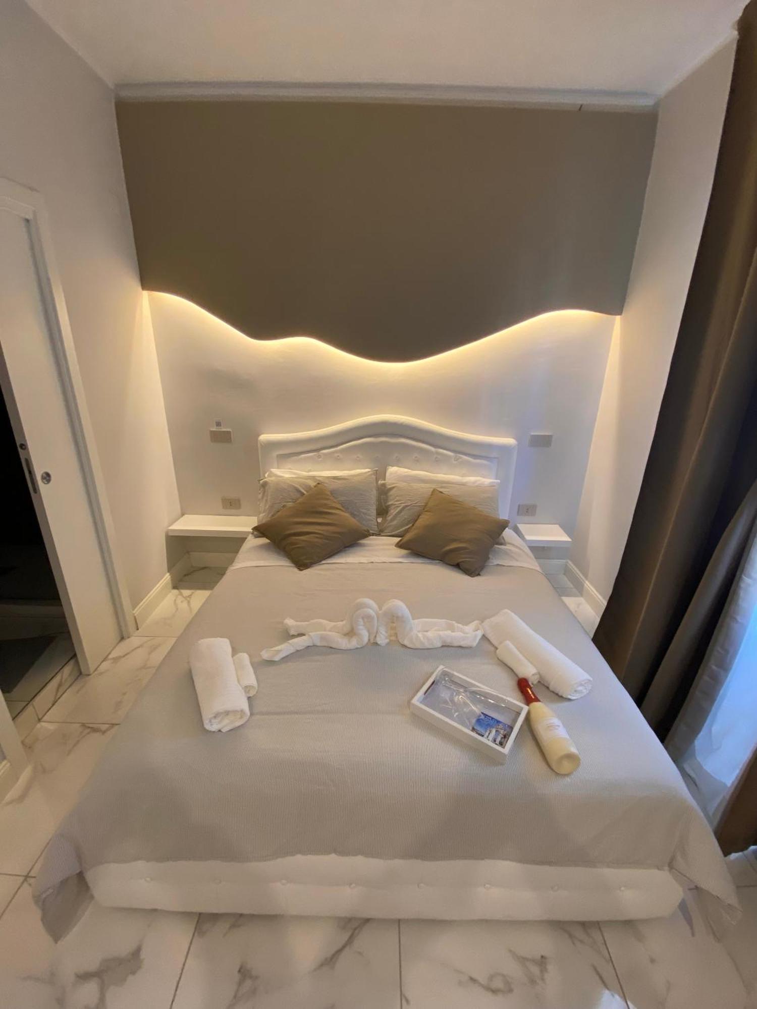 La Dimora Di Marti " Vicino Al Centro Storico Di Napoli" Bed & Breakfast Eksteriør bilde