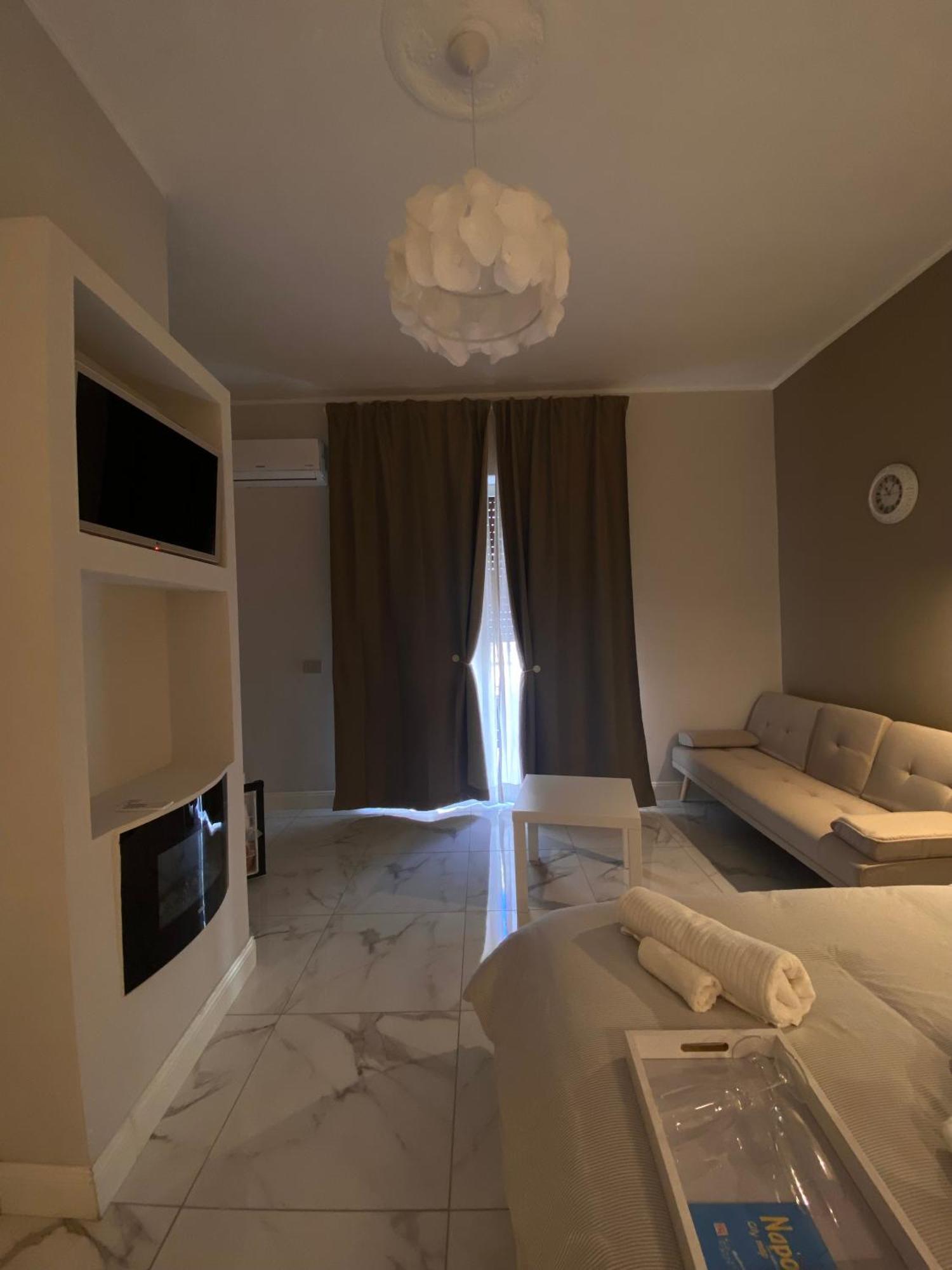 La Dimora Di Marti " Vicino Al Centro Storico Di Napoli" Bed & Breakfast Eksteriør bilde